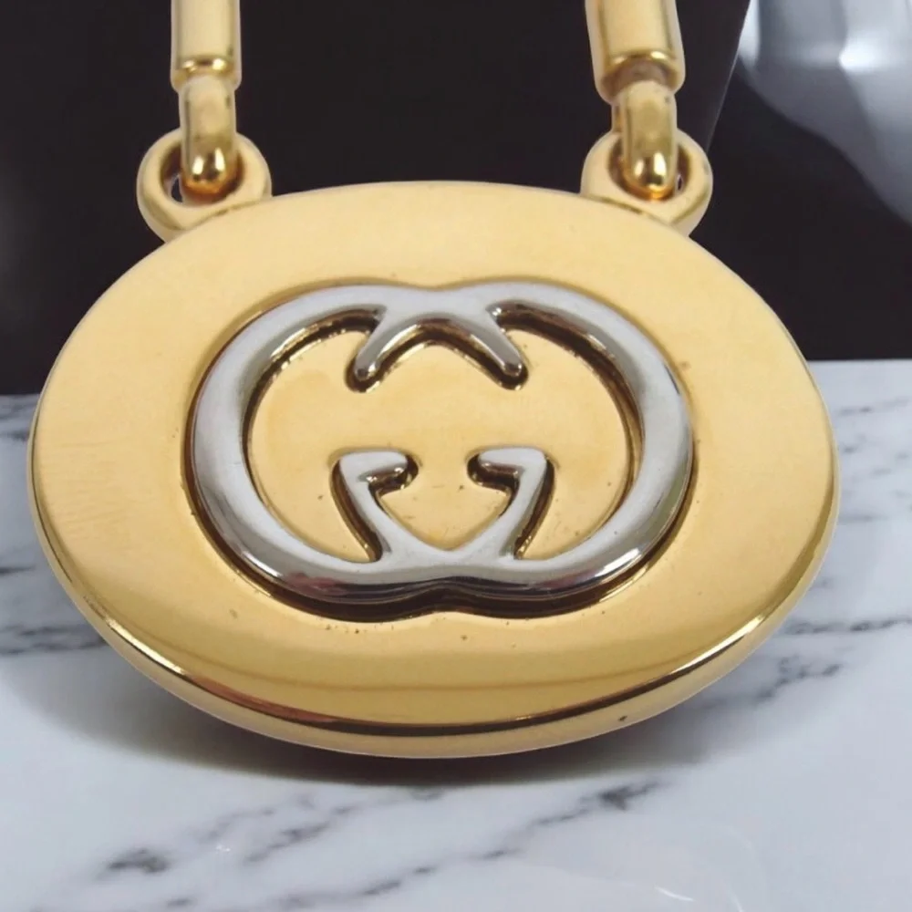 GUCCI Interlocking GG Keyring/Bag Charm with Box ๐คฉ - Picture 9 of 11